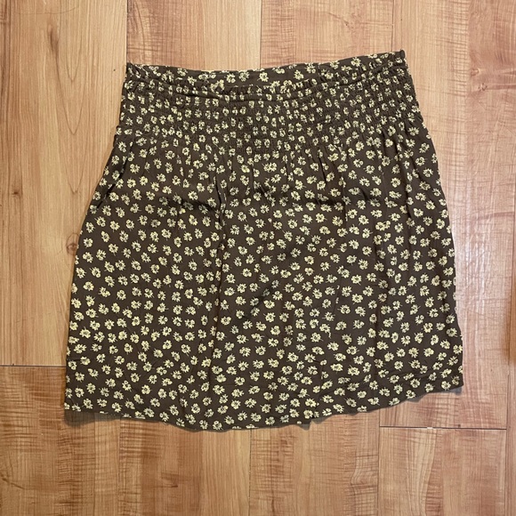 Madewell floral miniskirt with button detail - Picture 2 of 4